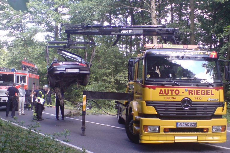 Bergung, Bergedienst, Fahrzeugbergung, Unfallbergung, Unfall, Unfallhilfe, Autounfall, Abschleppkran, Bergedienst, Bergungsservice, Mainz-Kastel, Wiesbaden, Rhein-Main-Gebiet